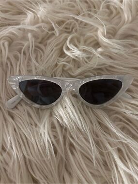 Pearlescent White Cat Eye Sunglasses - Fashion Women’s Shades